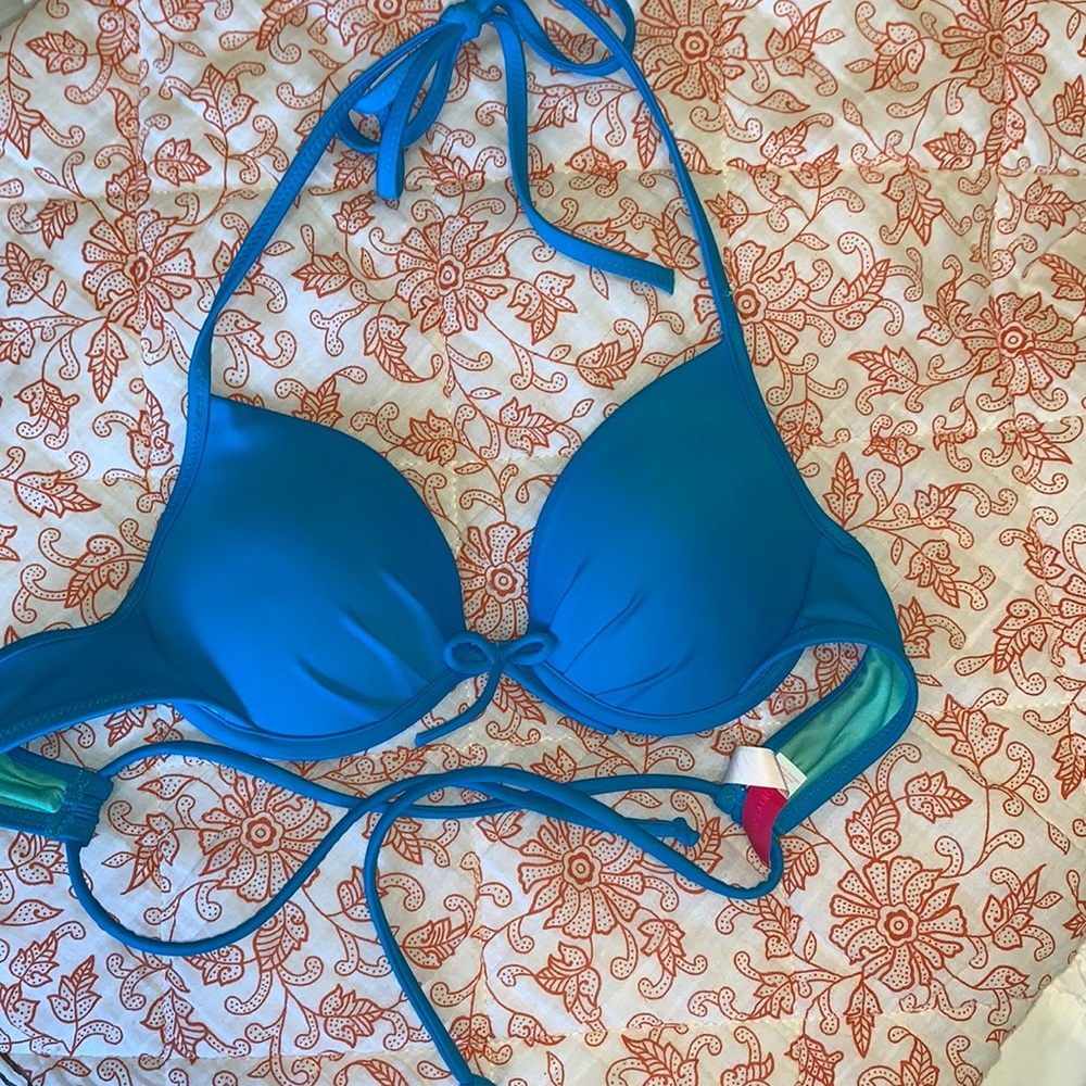 Push up bikini top with cross back